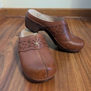 Women's Dansko Shyanne Brown Leather Clogs / Mules with Decorative Edge